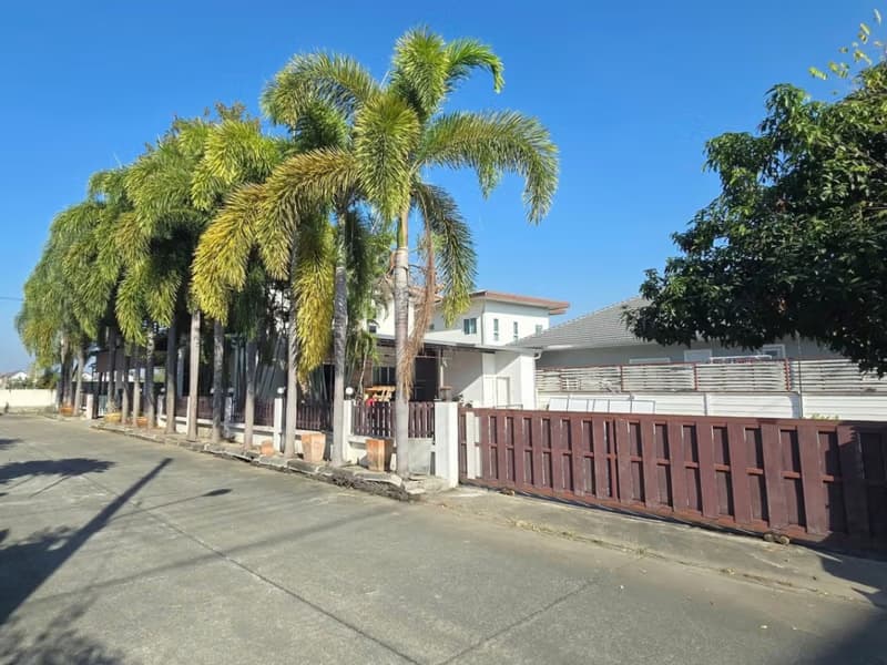 4 Bed House for Rent in San Kamphaeng