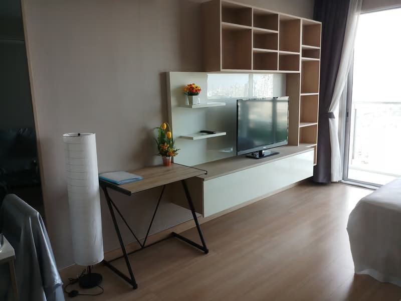 Condo for Rent at Skywalk Condominium