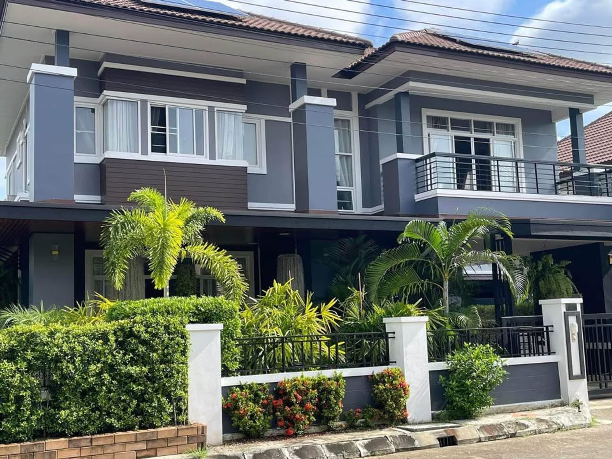 4 Bed House for Rent and Sale in San Kamphaeng District - Image 2