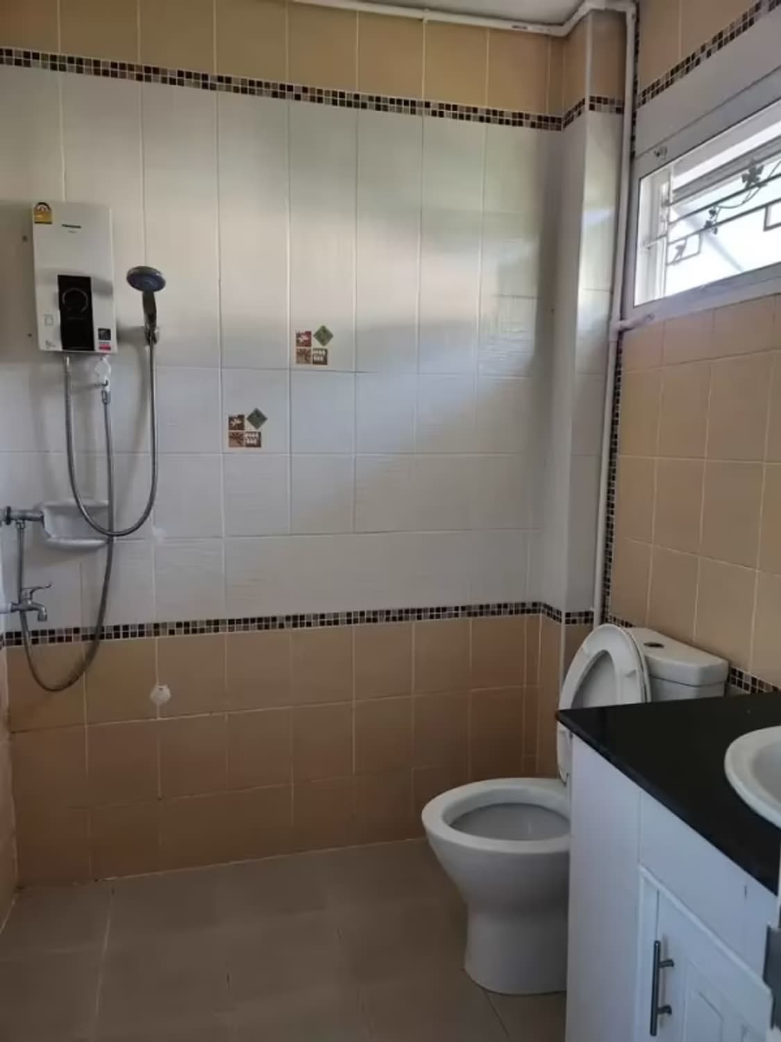 2 Bedroom House - Image 8