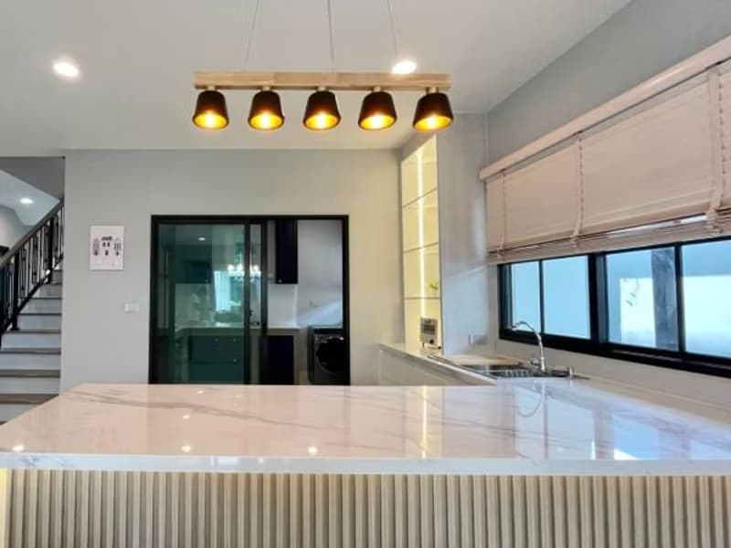 4 Bed House for Rent and Sale in Bang Phli