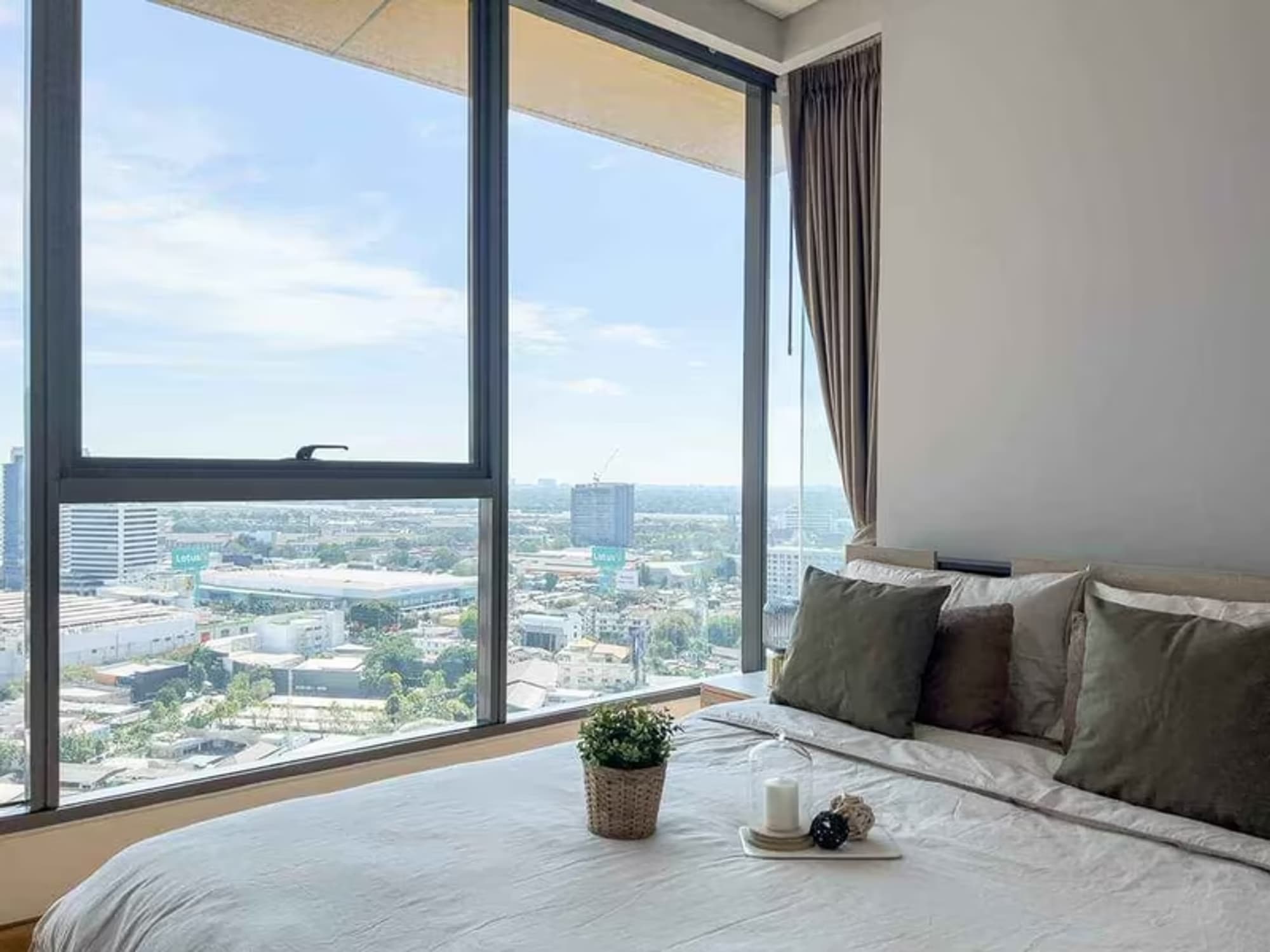 Condo for Rent at The Lumpini 24 - Image 6