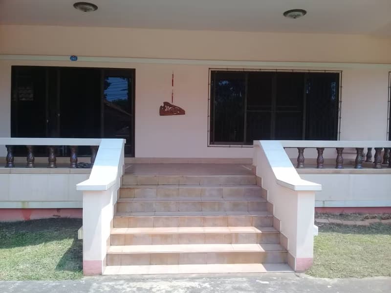  A big house near the city for sale