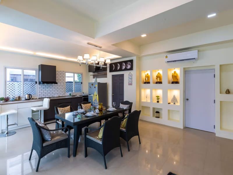 6 Bed House for Rent in Mueang Chiang Mai