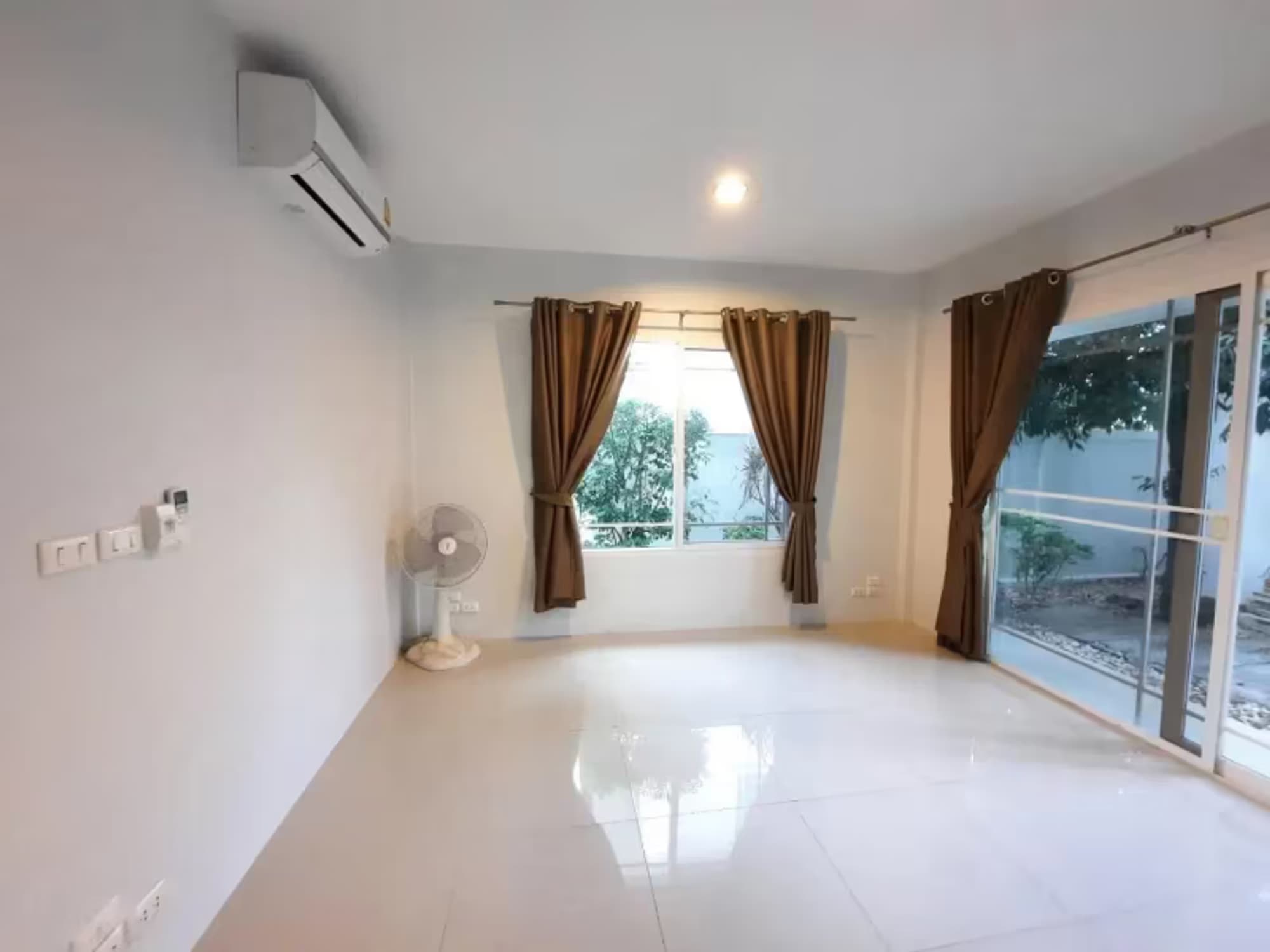4 Bedroom House - Image 10