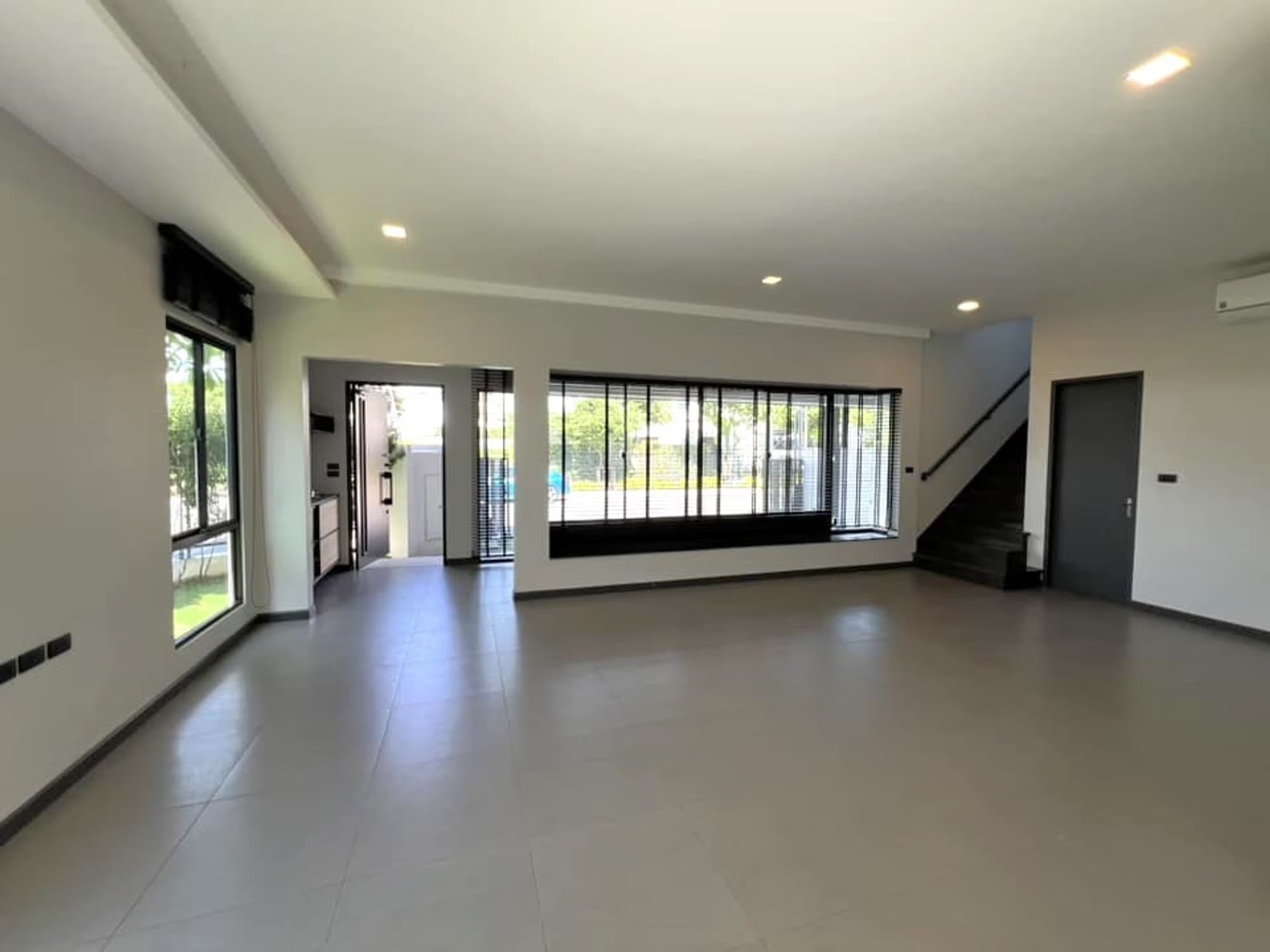 3 卧室 别墅 用于 出租和出售 在 Bang Phli, Samut Prakan - Image 2