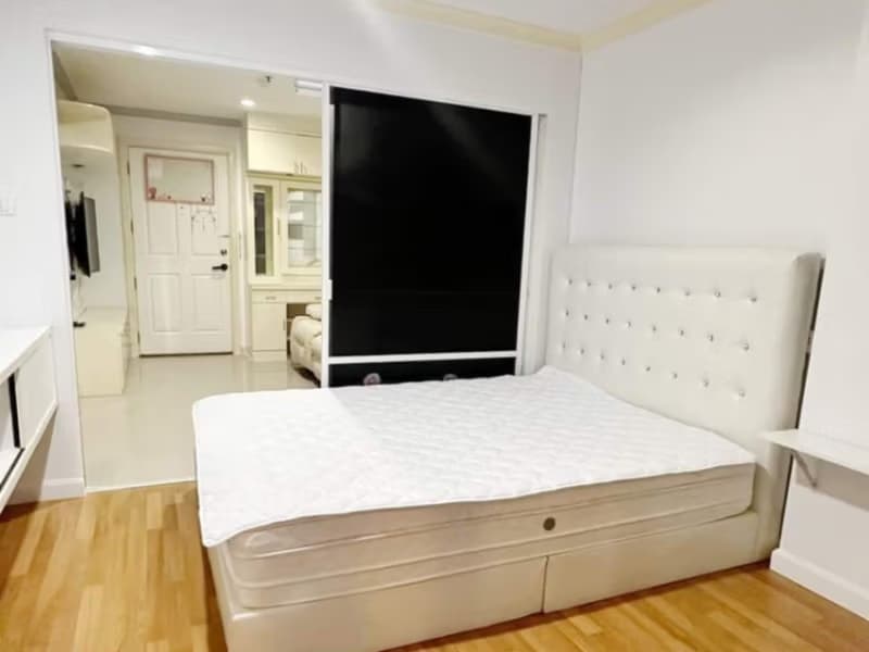 1 Bed Condo for Rent  Near Phra Ram 9 MRT