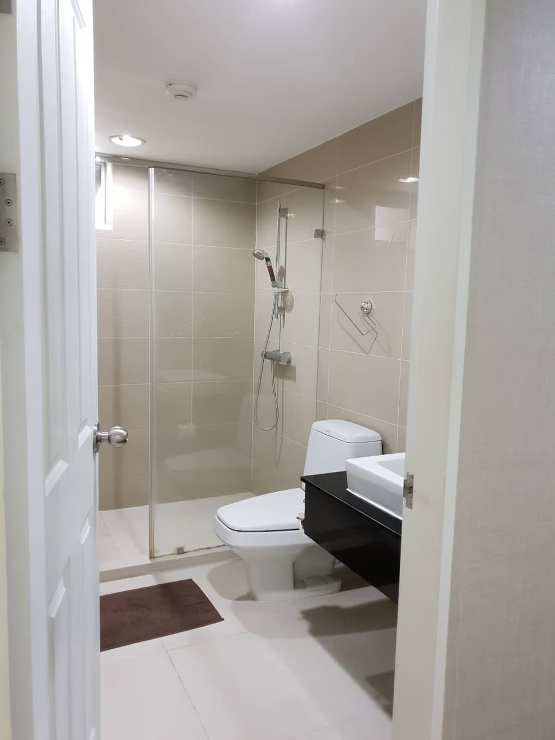 2 Bed Condo for Rent in undefined - Image 8