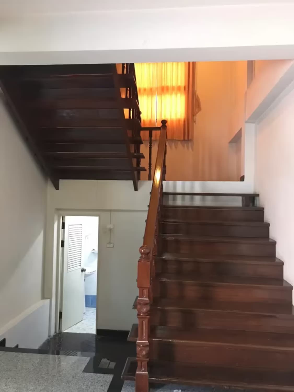 5 Bedroom House - Image 4
