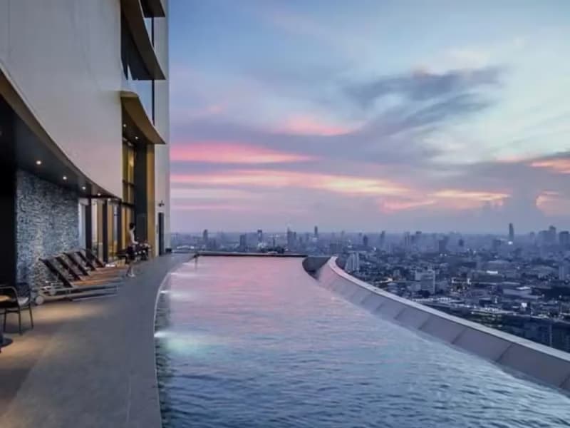 1 Bedroom Condo