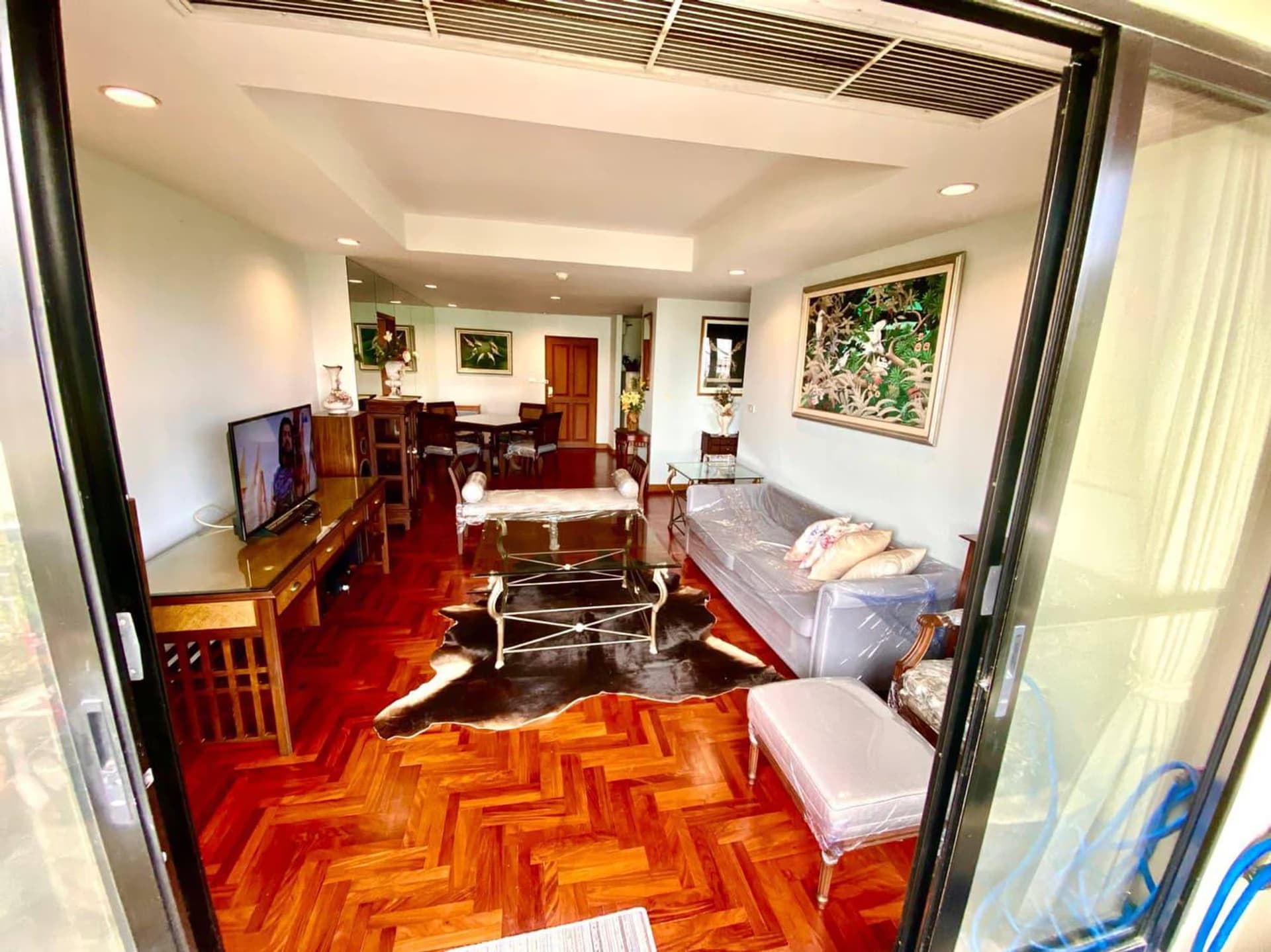 2 Bed Condo for Rent in Sathon - Image 3