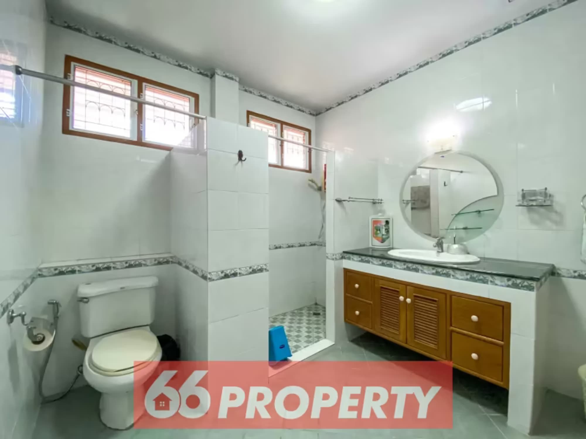 2 Bedroom House - Image 24