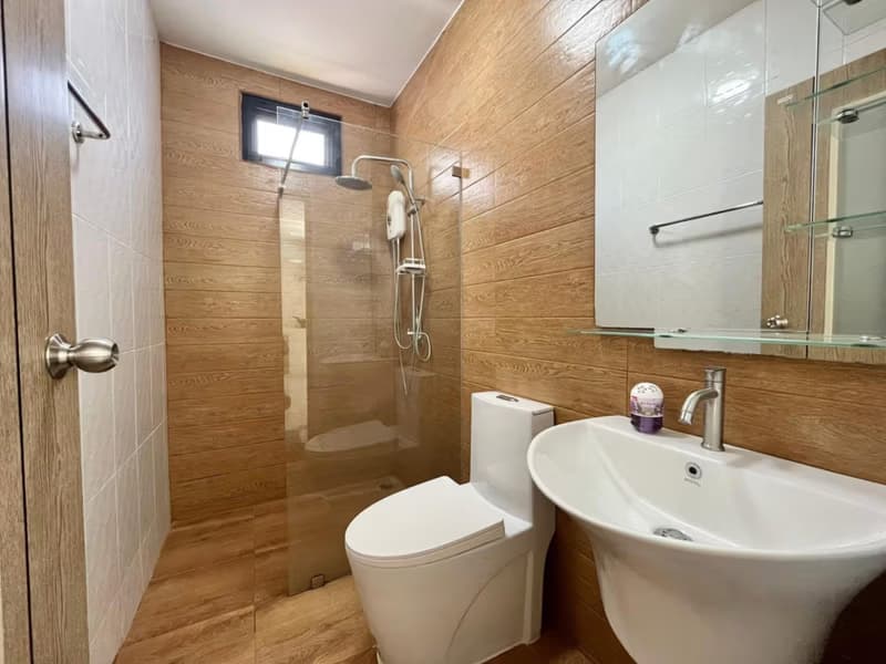 2 Bed House for Rent in Saraphi District