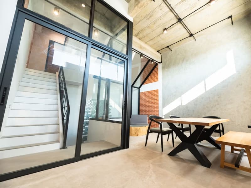 5 Bed Commercial for Rent and Sale in Mueang Samut Prakan