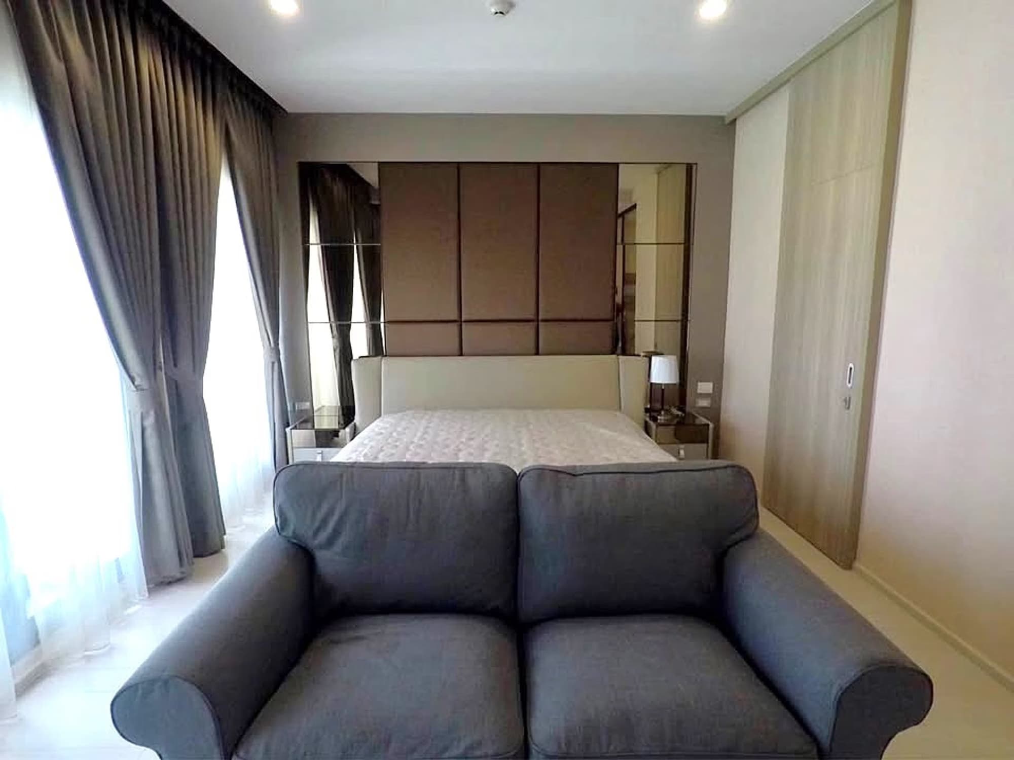 1 Bed Condo for Rent in Pathum Wan - Image 2