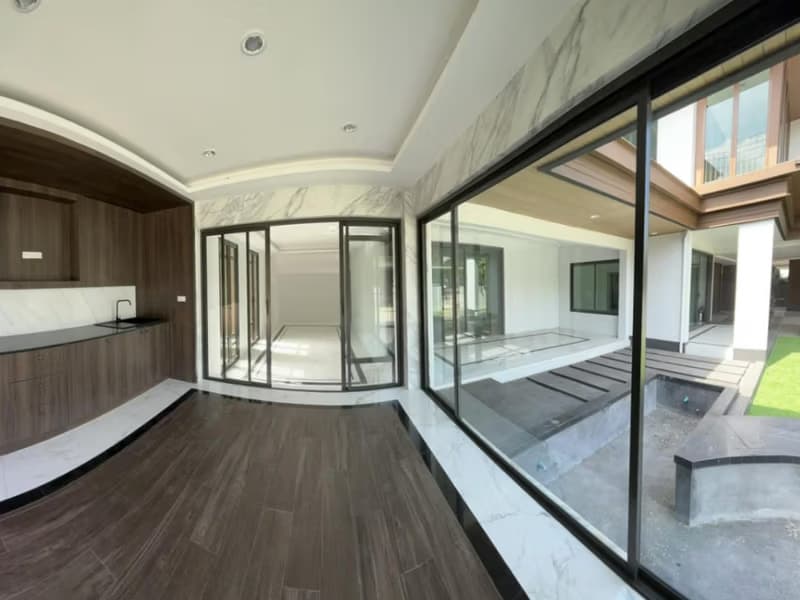 4 Bed House for Sale in Prawet