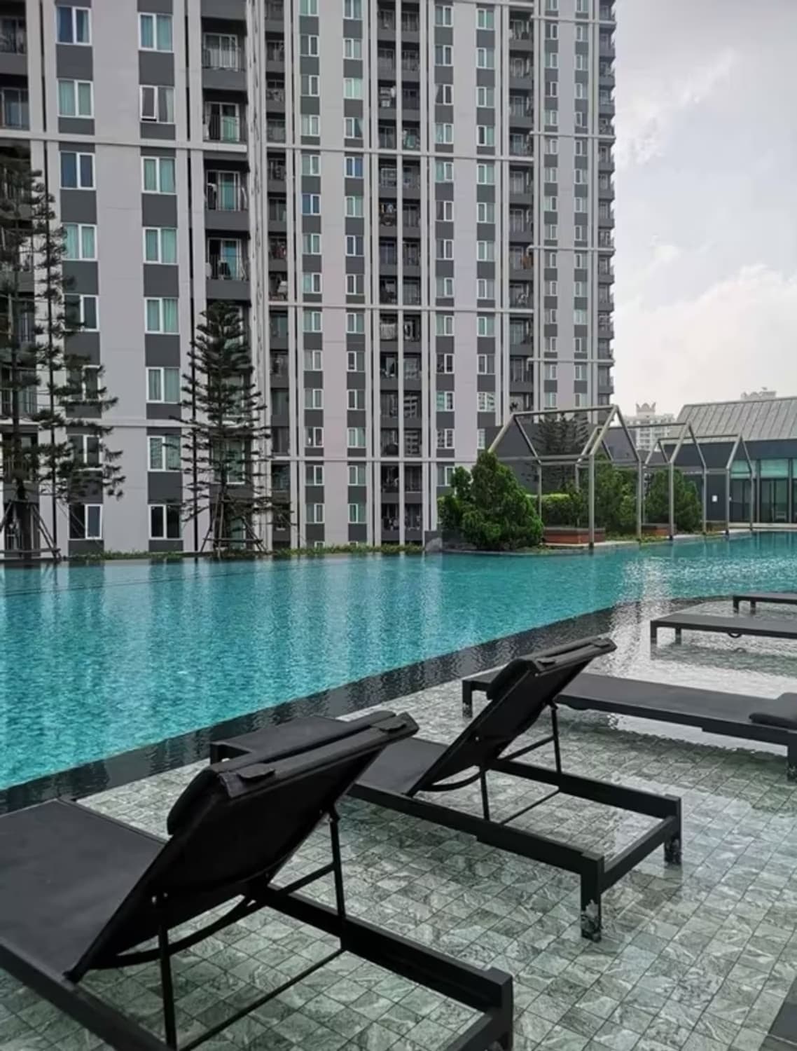 1 Bedroom Condo - Image 1