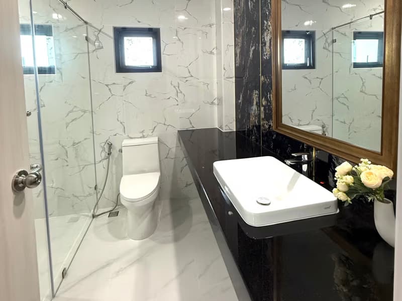 5 Bed House for Sale in Hang Dong District