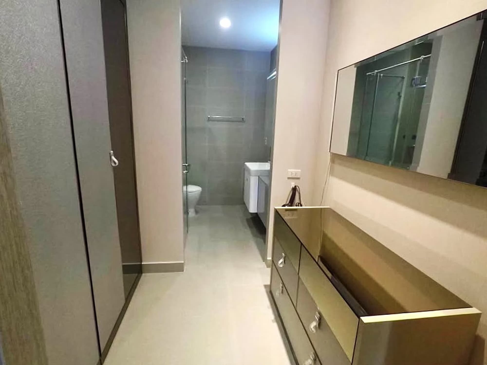 1 Bed Condo for Rent in Pathum Wan - Image 4