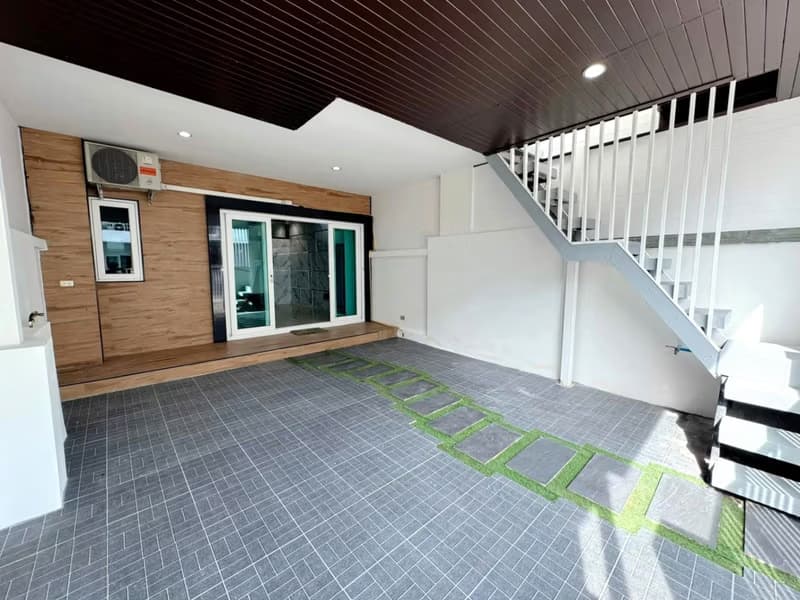 2 Bed Townhouse for Rent in Mueang Chiang Mai