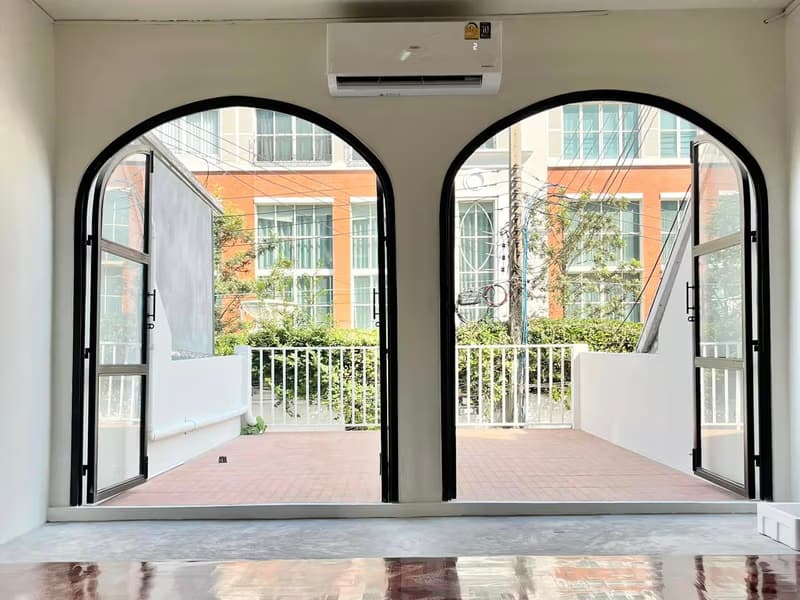 Townhouse for Rent in Khlong Toei