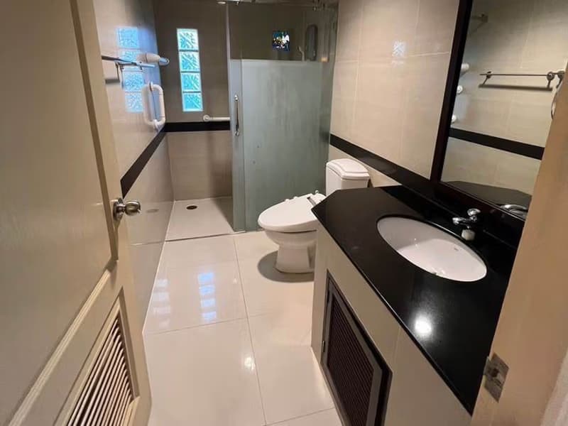 2 Bed Condo for Rent in Khlong Toei
