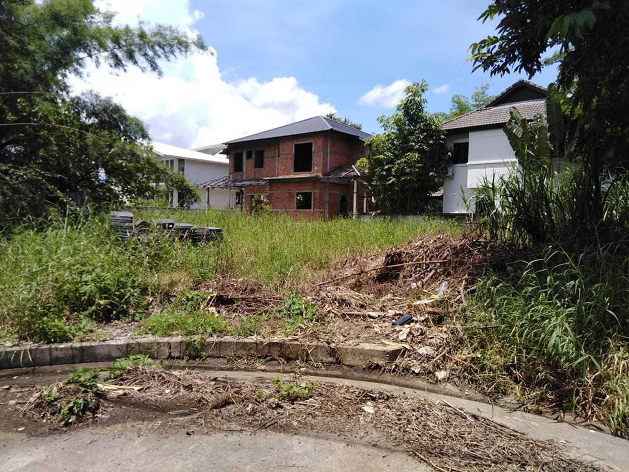 Code 1094 Land for sale in Implace Village - Image 3