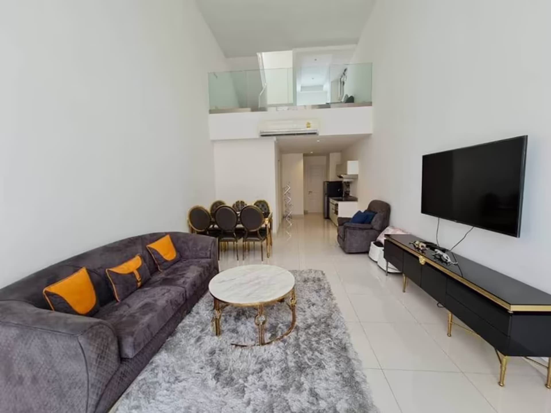 3 Bedroom Commercial - Image 12