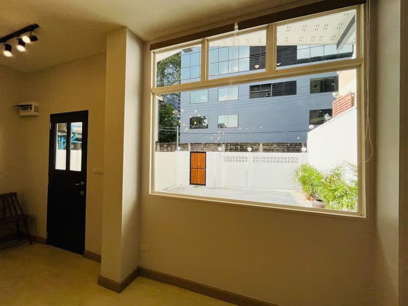Studio Commercial for Sale in Sathon