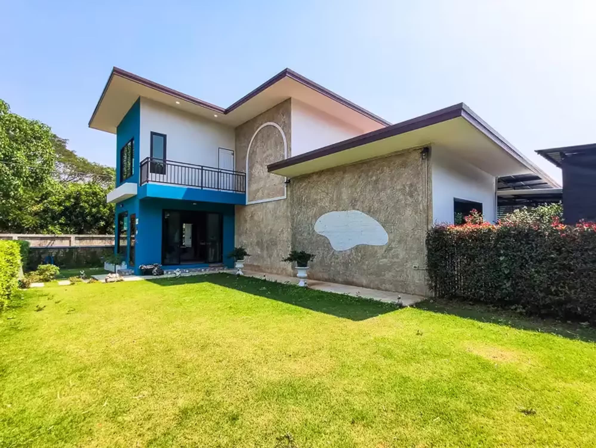 4 Bedroom House - Image 10
