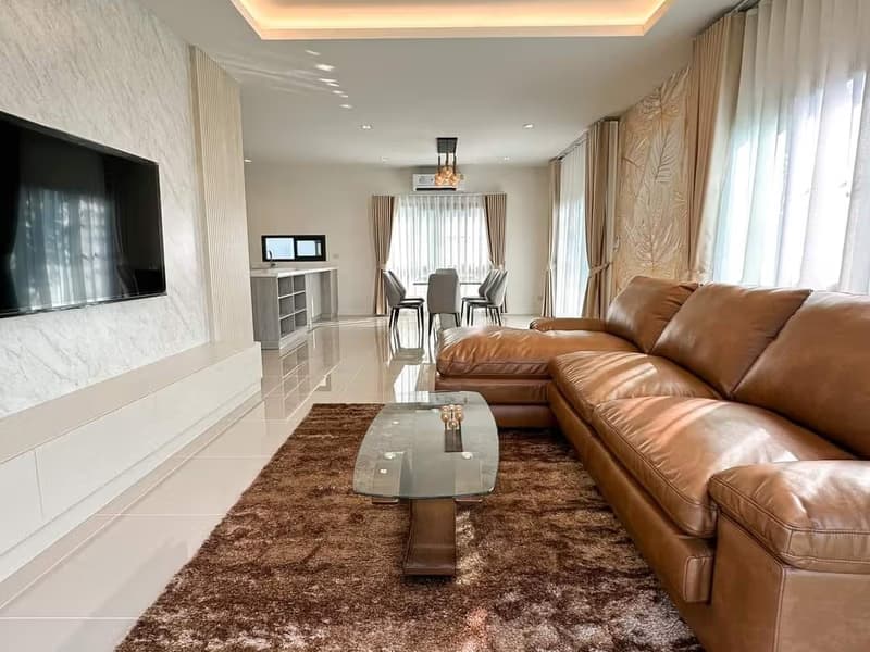 4 Bed House for Rent in Mueang Chiang Mai