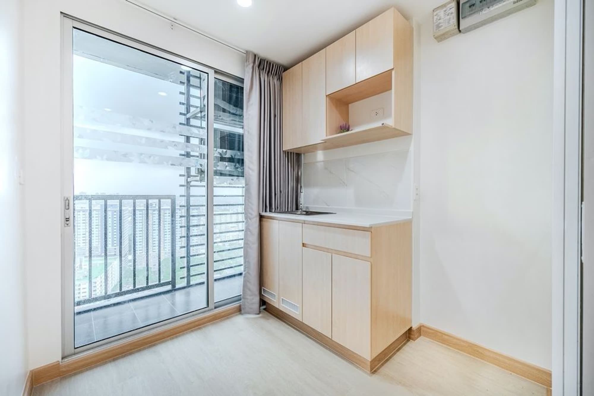 1 Bed Condo for Sale in Watthana - Image 6