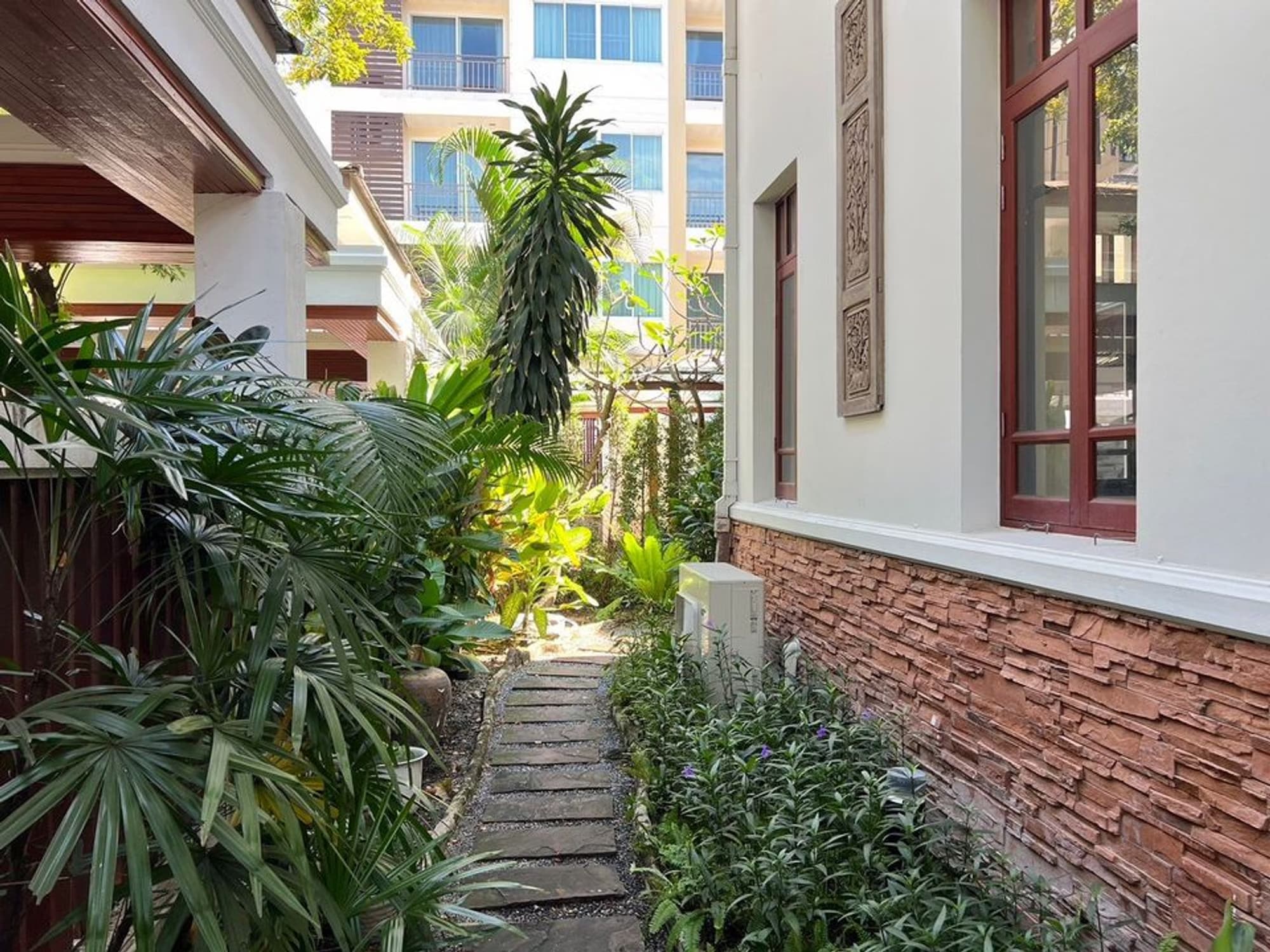 4 Bed House for Rent in Watthana - Image 9