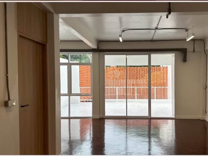 4 Bed House for Rent in Khlong Toei