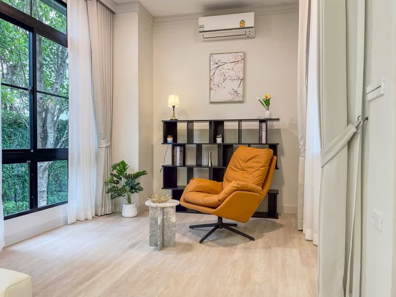4 Bed House for Rent and Sale in Saphan Sung