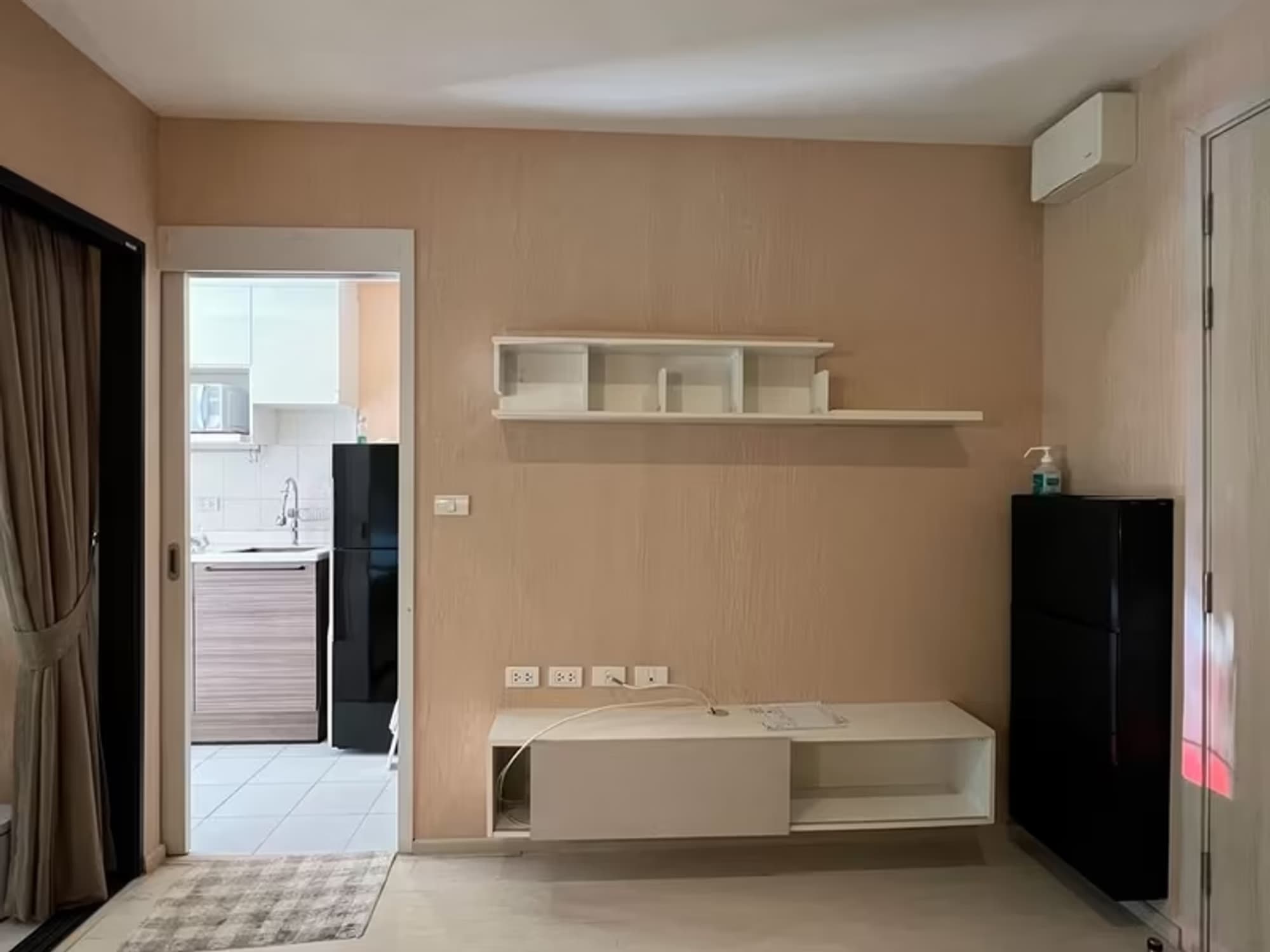 1 Bedroom Condo - Image 4