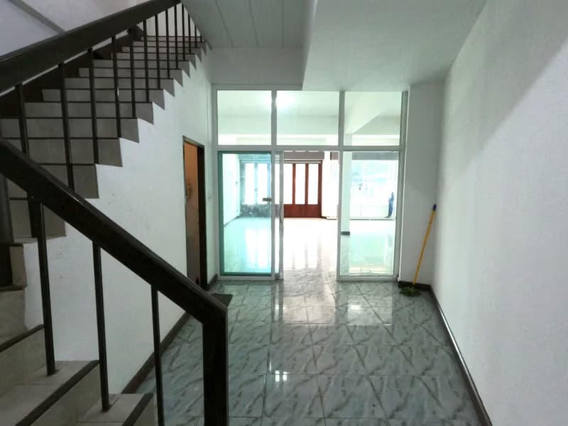 2 Bed Townhouse for Rent in Mueang Chiang Mai District