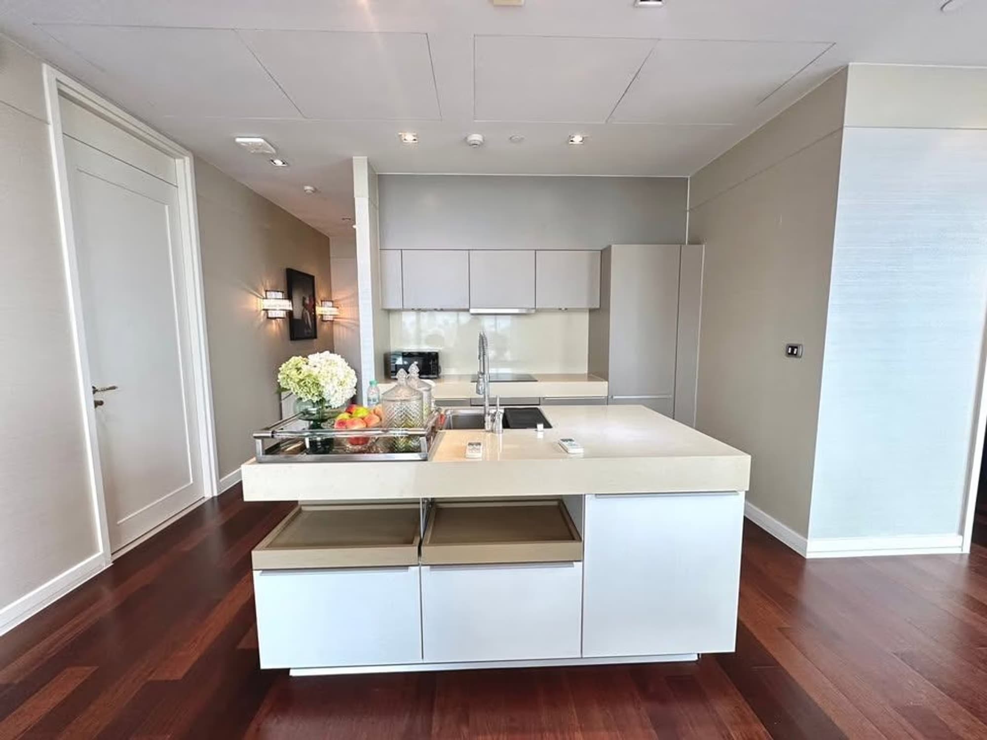 3 Bed Condo for Rent in Watthana - Image 12