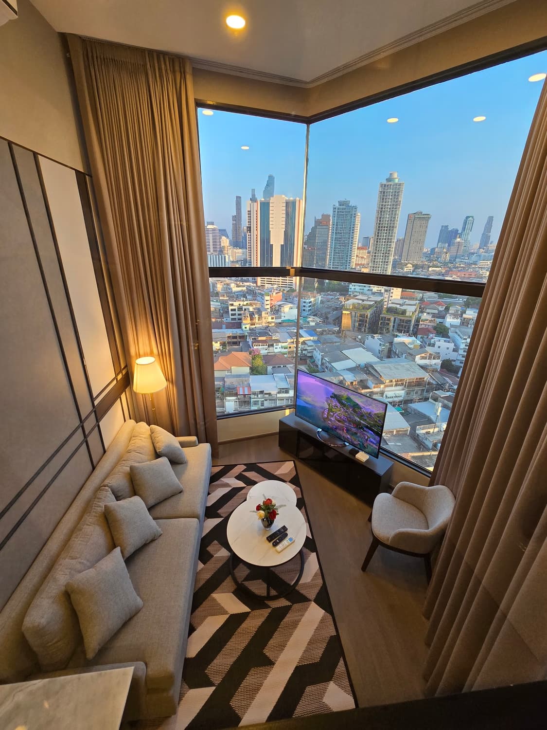 2 Bed Condo for Rent  Near Hua Lamphong MRT - Image 2