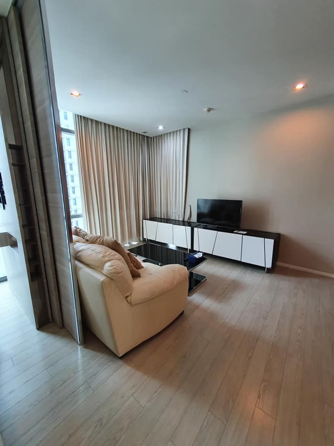  The Room Sukhumvit 21 - Image 1