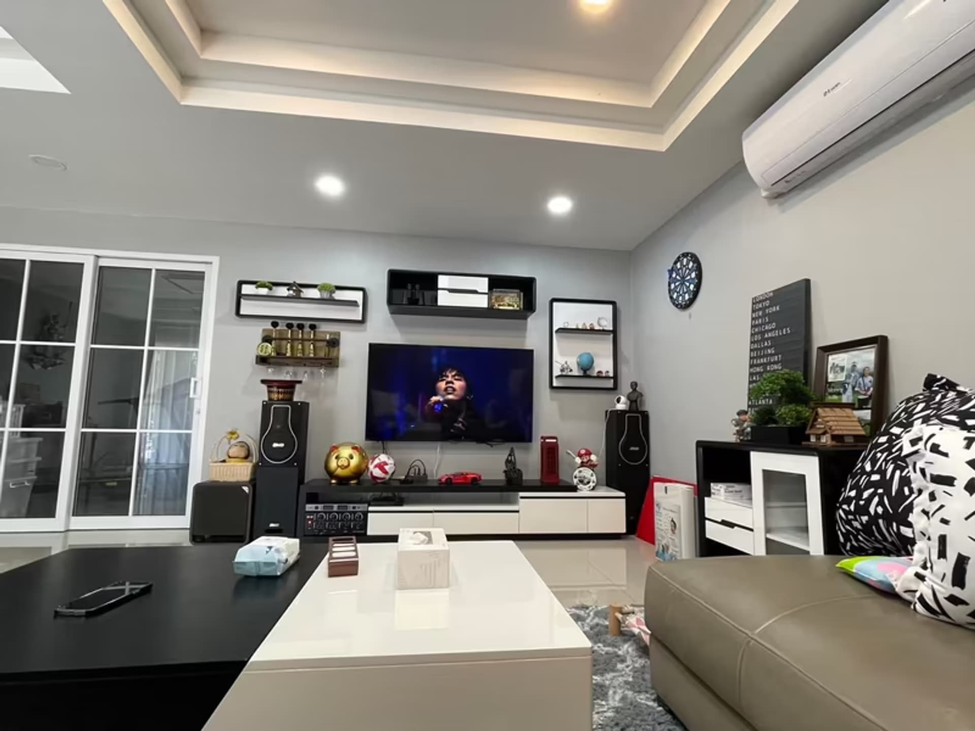 7 Bedroom House - Image 3