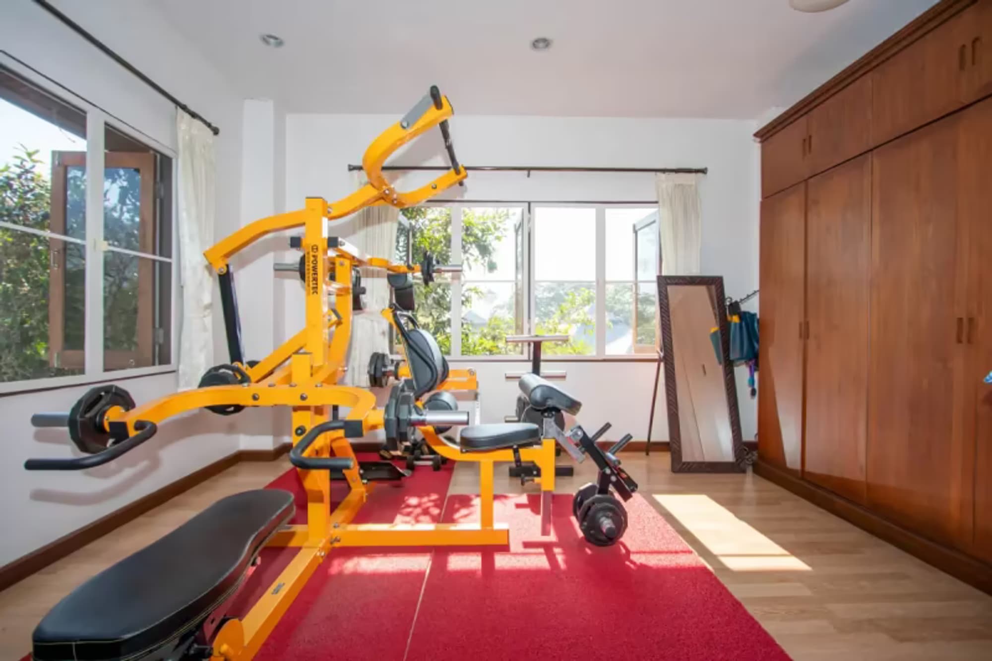 4 Bedroom House - Image 10