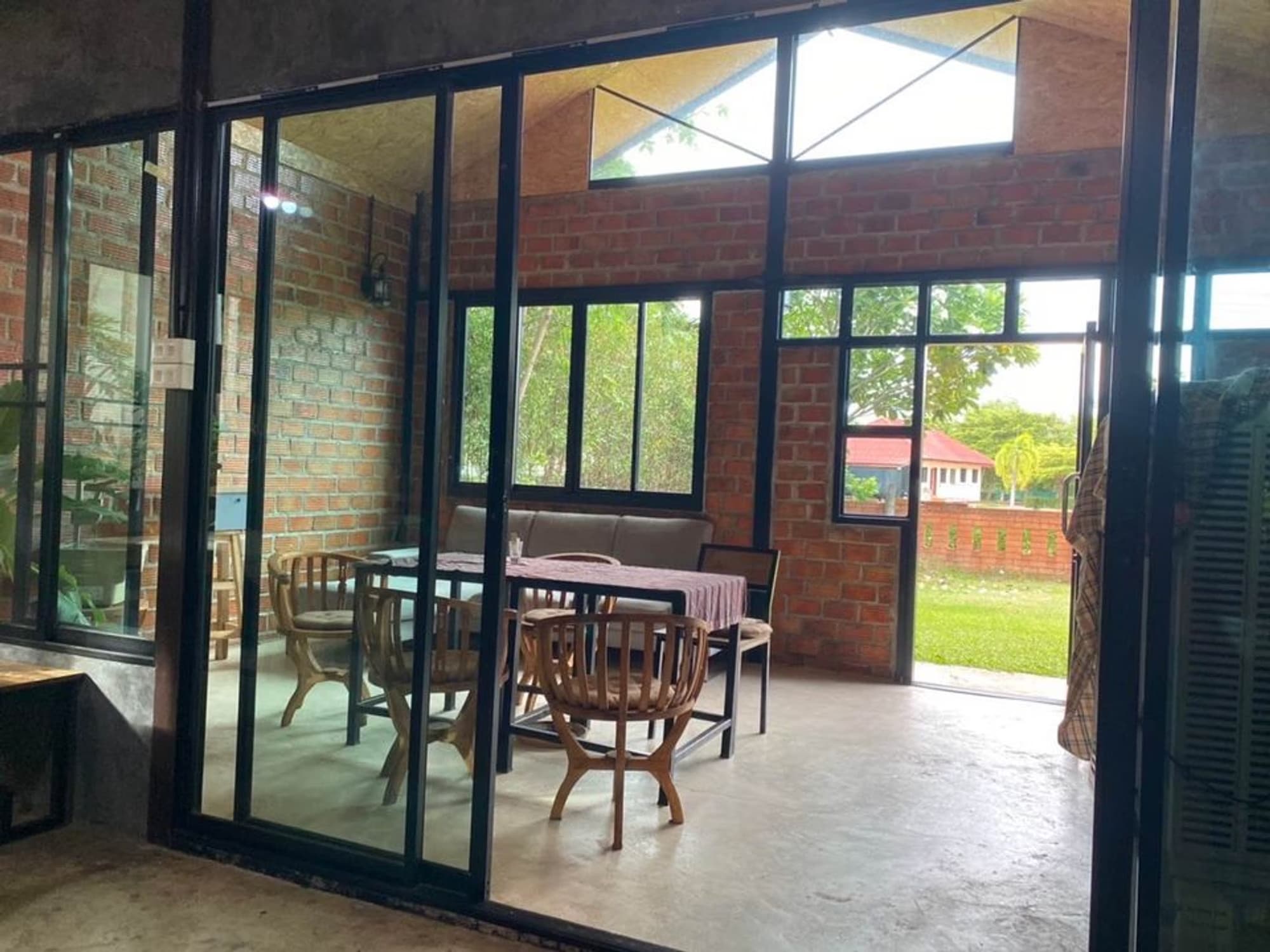 5 Bed House for Rent in San Sai - Image 5