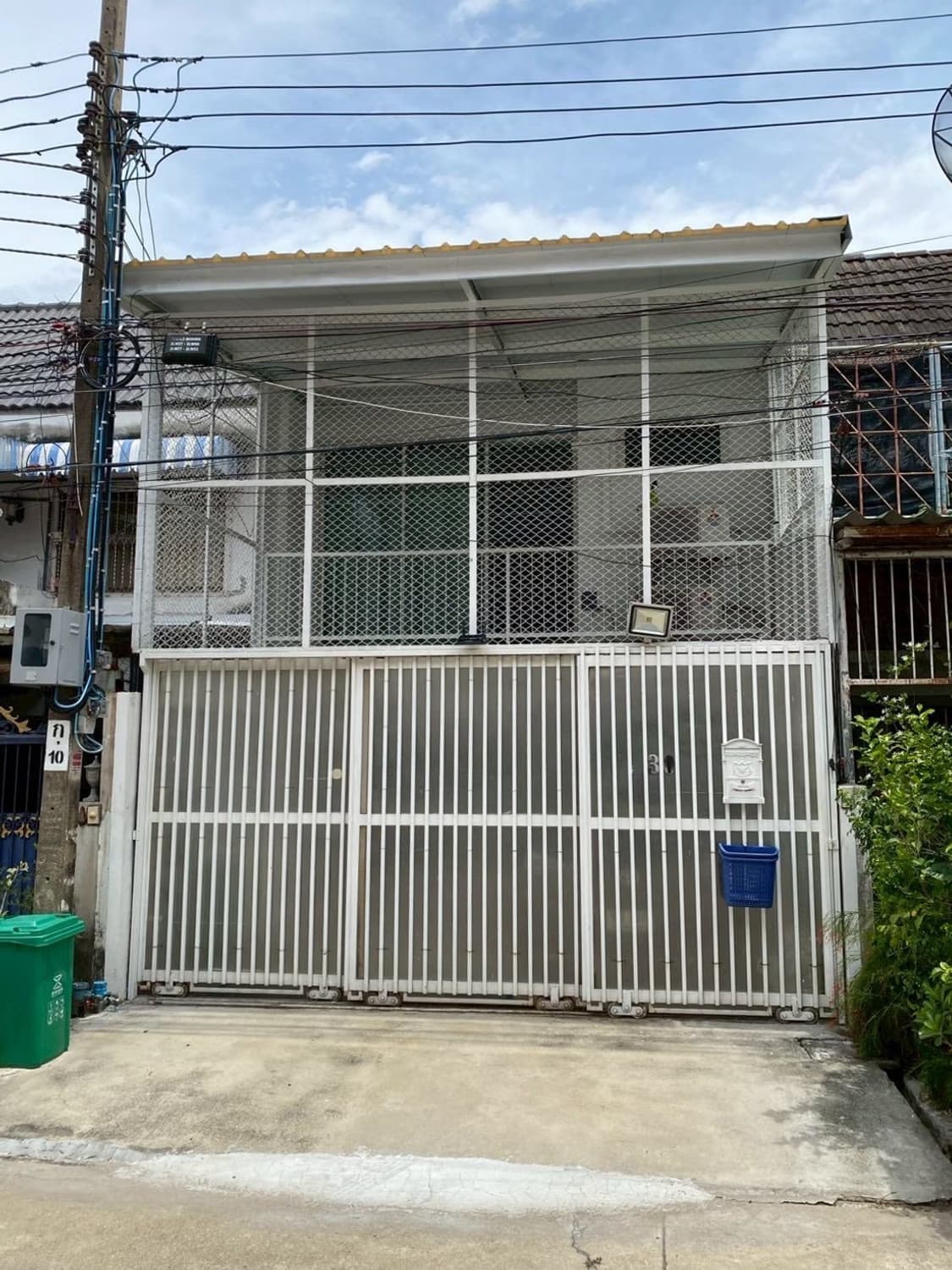 2 Bed Townhouse for Rent in Phra Khanong - Image 1