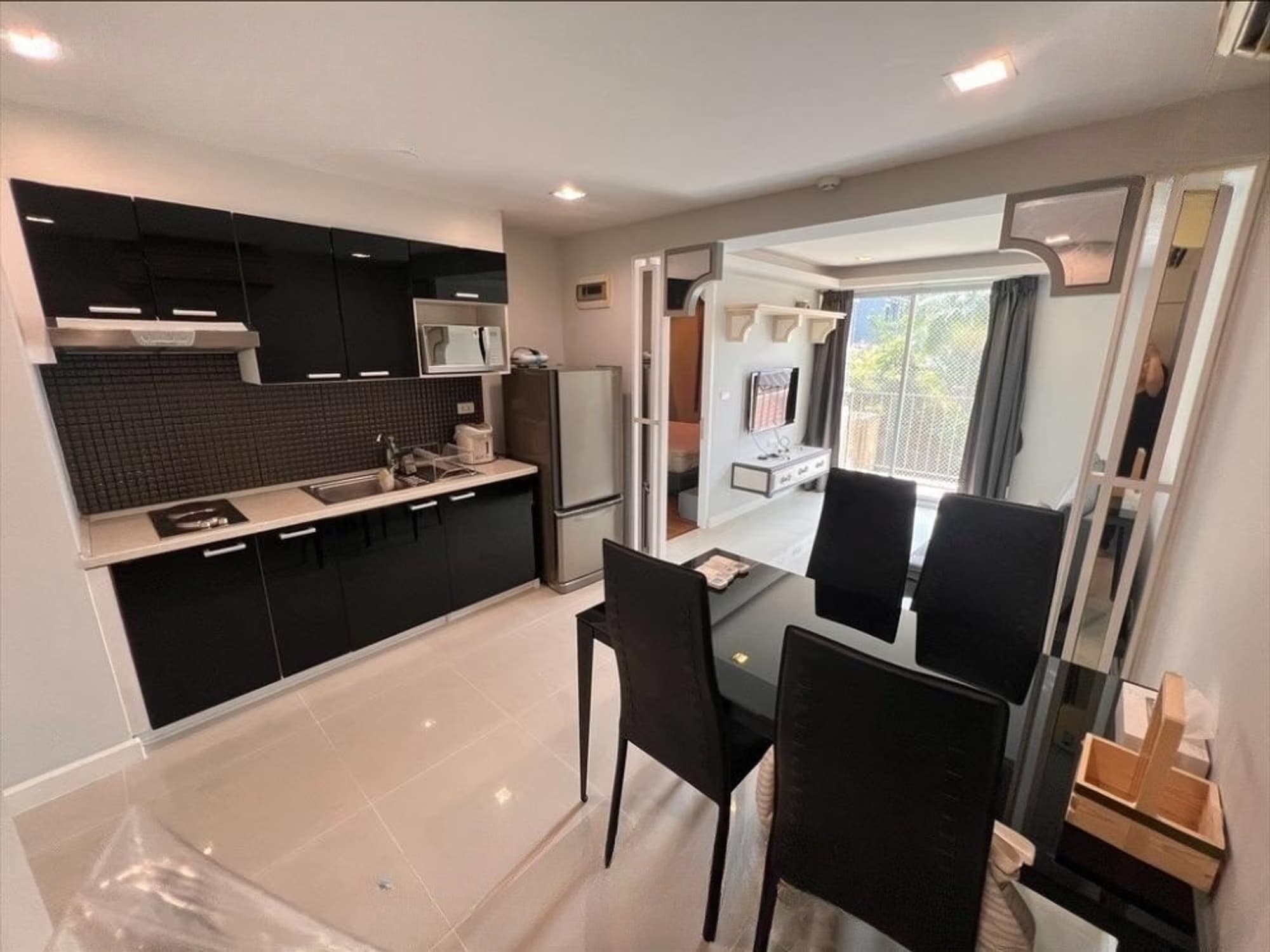 1 Bed Condo for Sale in Watthana - Image 2