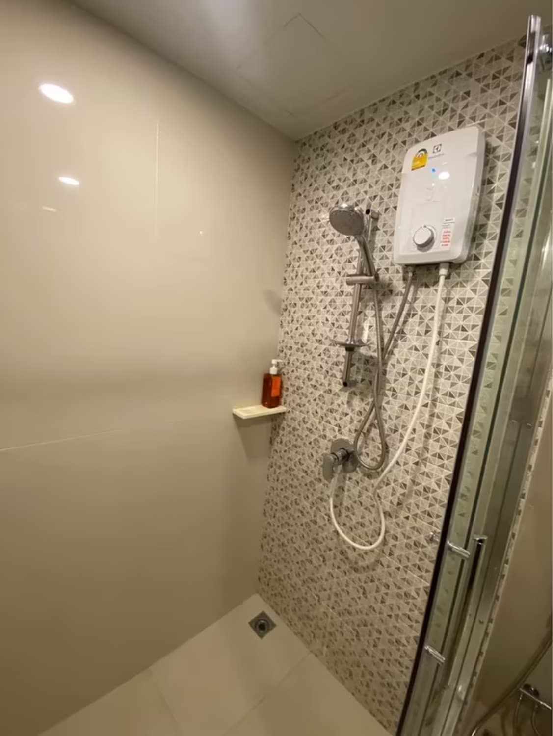 1 Bedroom Condo For Rent At The Tree Sukhumvit 64 - Image 3