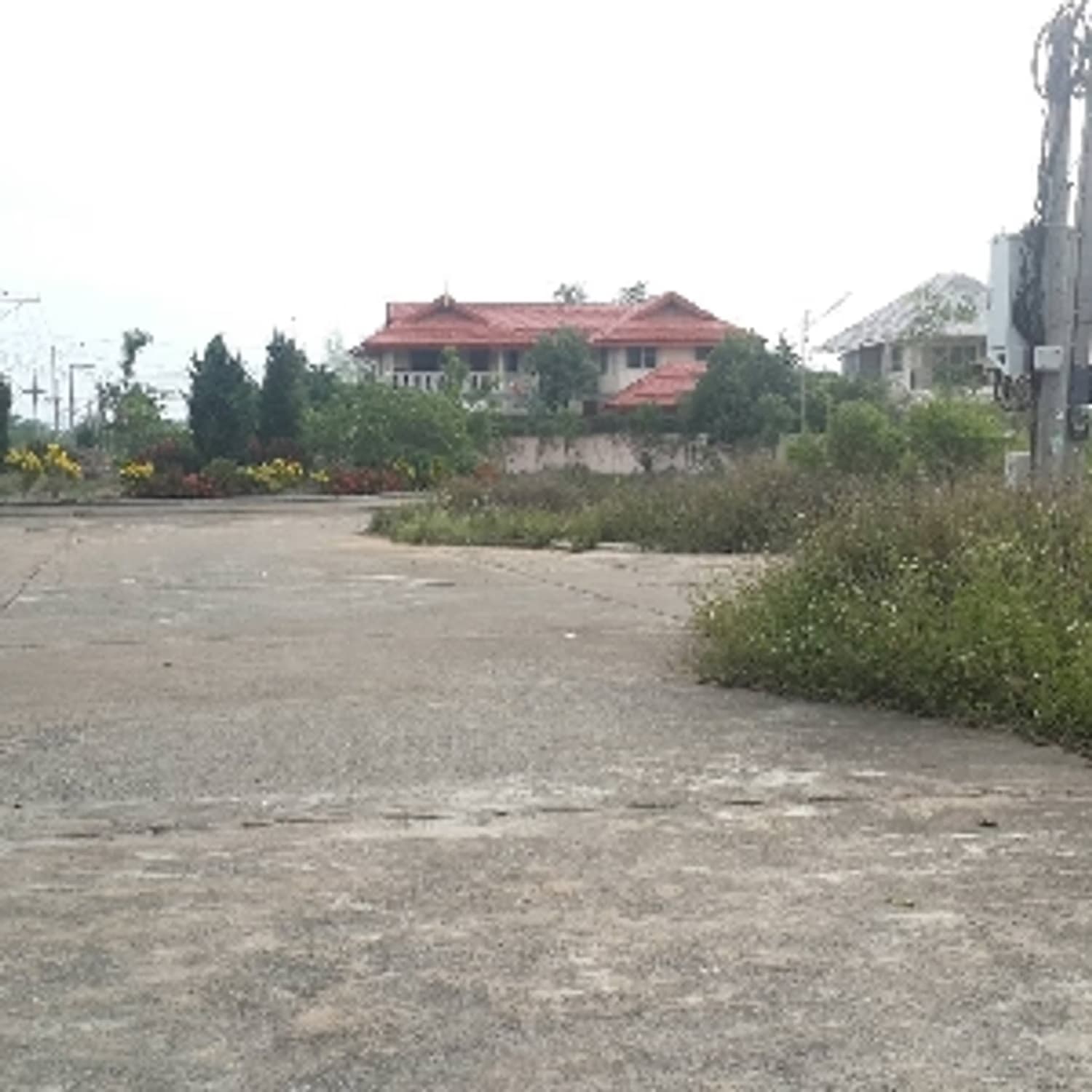 รหัส 701 ที่ดินแปลงหัวมุมในหมู่บ้านจัดสรร - Image 1