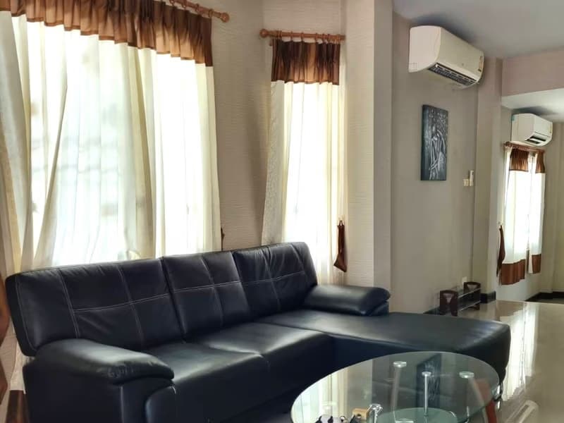 4 Bed House for Rent in Saraphi