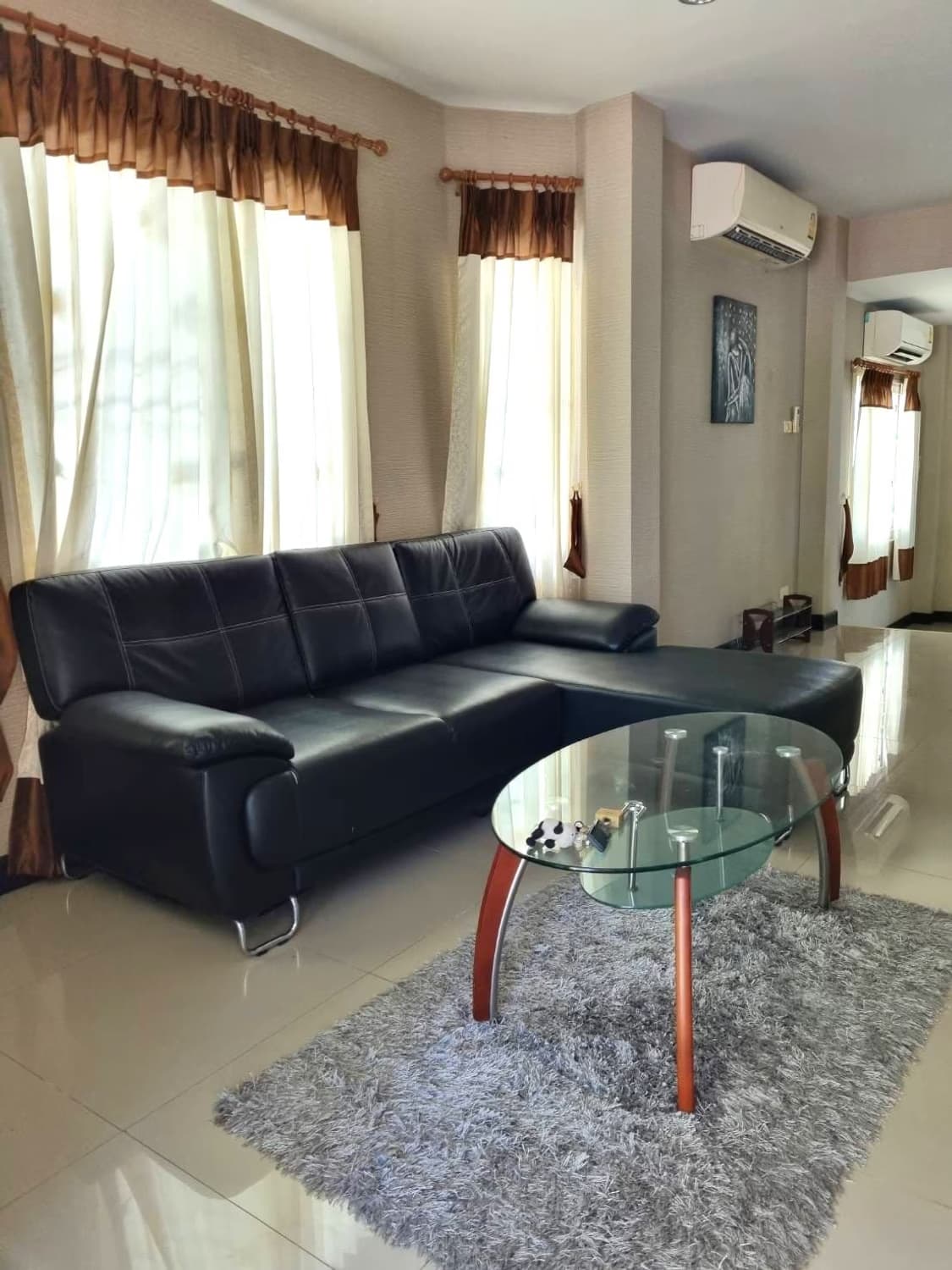 4 Bed House for Rent in Saraphi - Image 2
