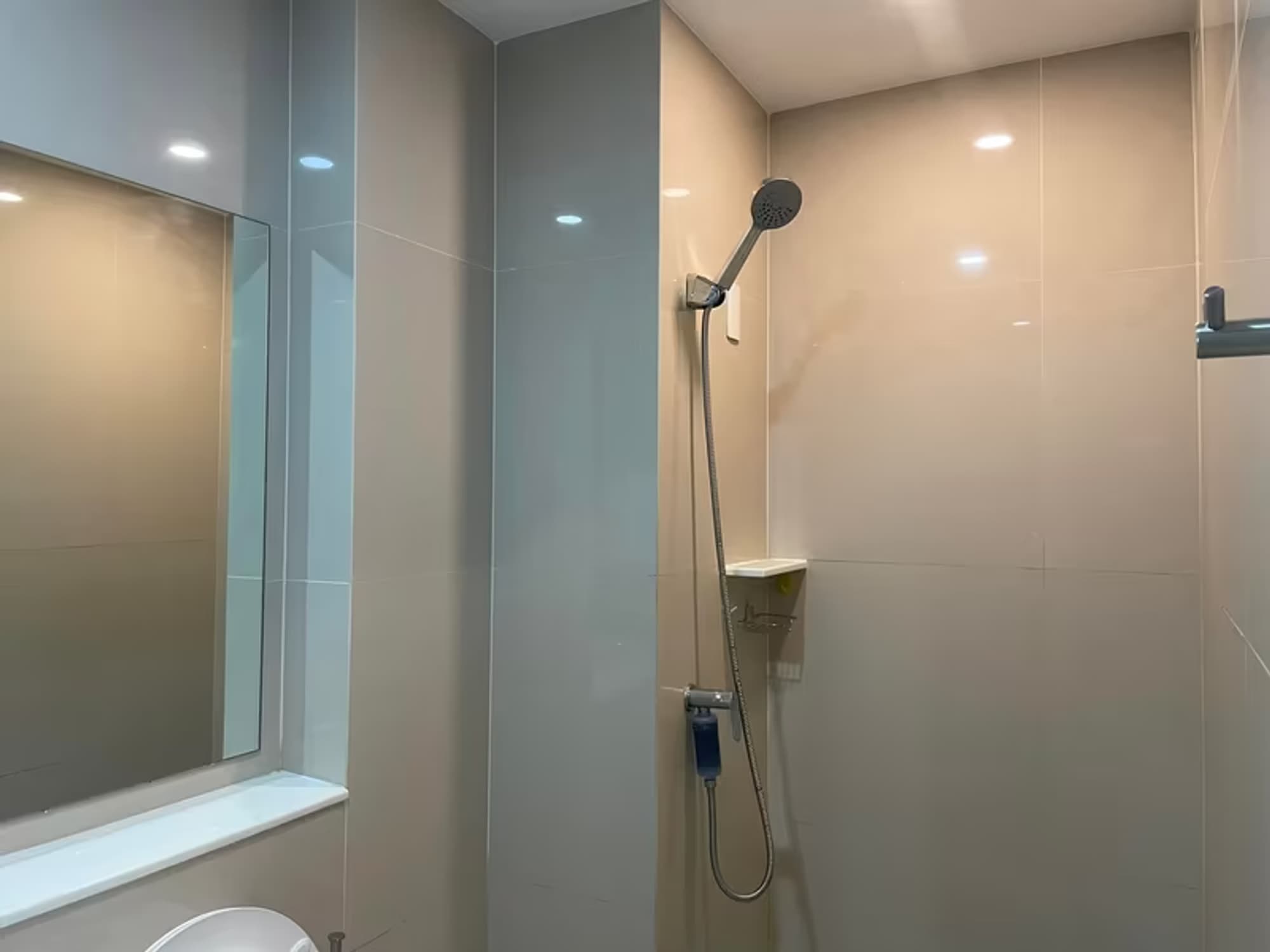 Condo for Sale at Aspire Asoke-Ratchada - Image 10